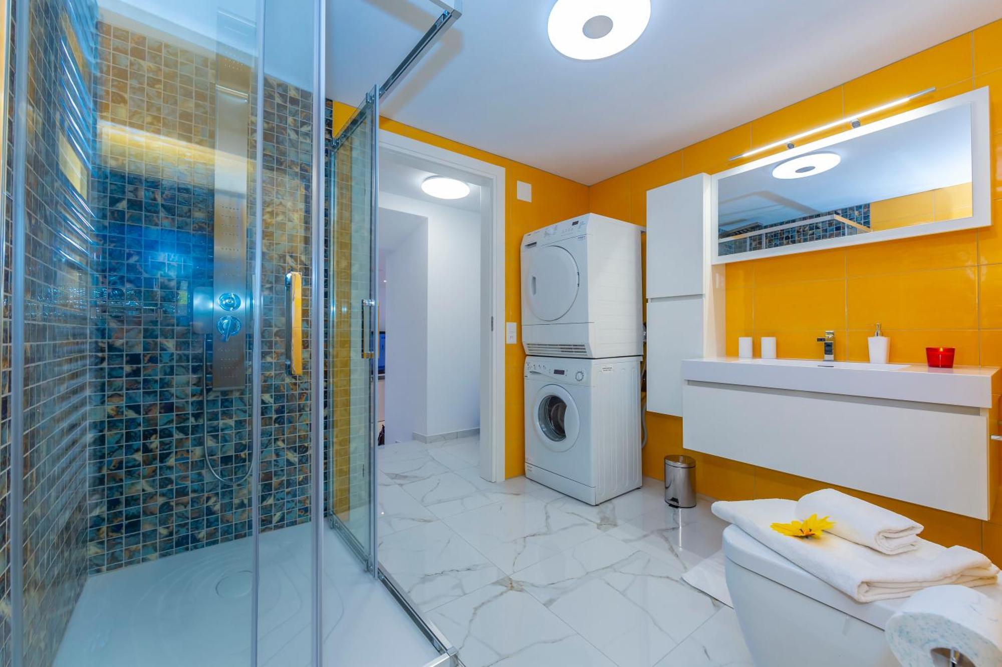 Yellow View Apartment - Happy Rentals Ronco sopra Ascona Extérieur photo