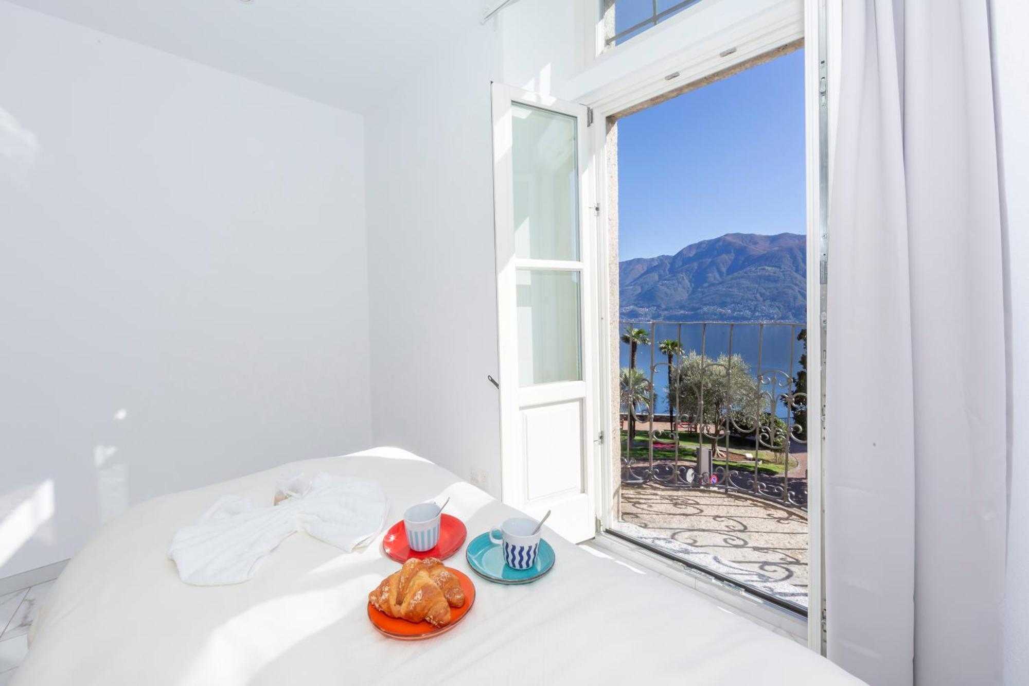 Yellow View Apartment - Happy Rentals Ronco sopra Ascona Extérieur photo