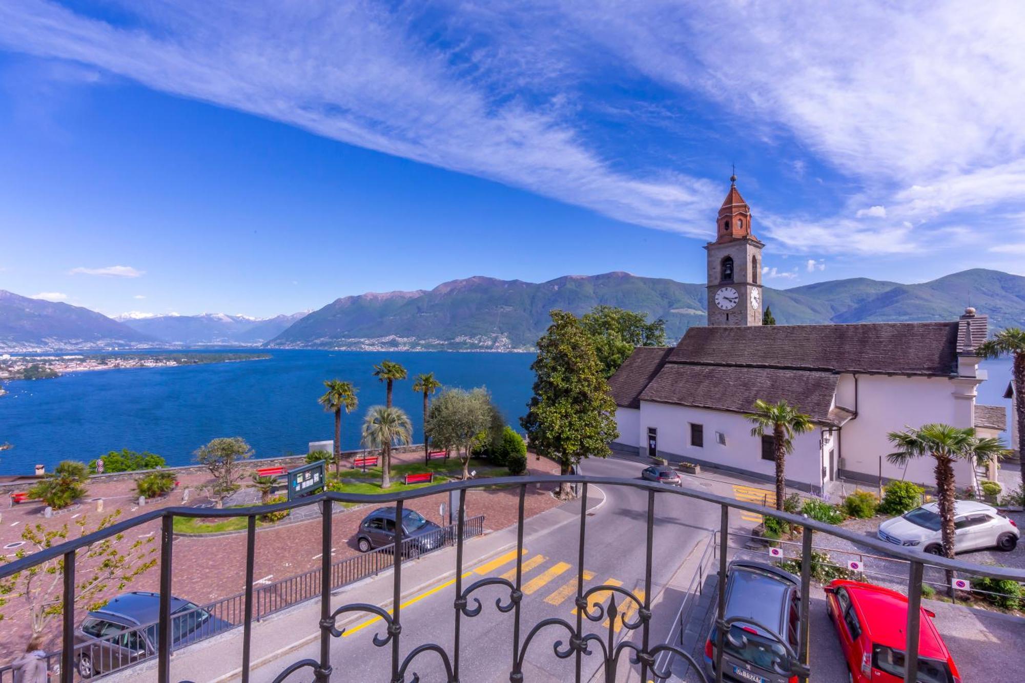 Yellow View Apartment - Happy Rentals Ronco sopra Ascona Extérieur photo