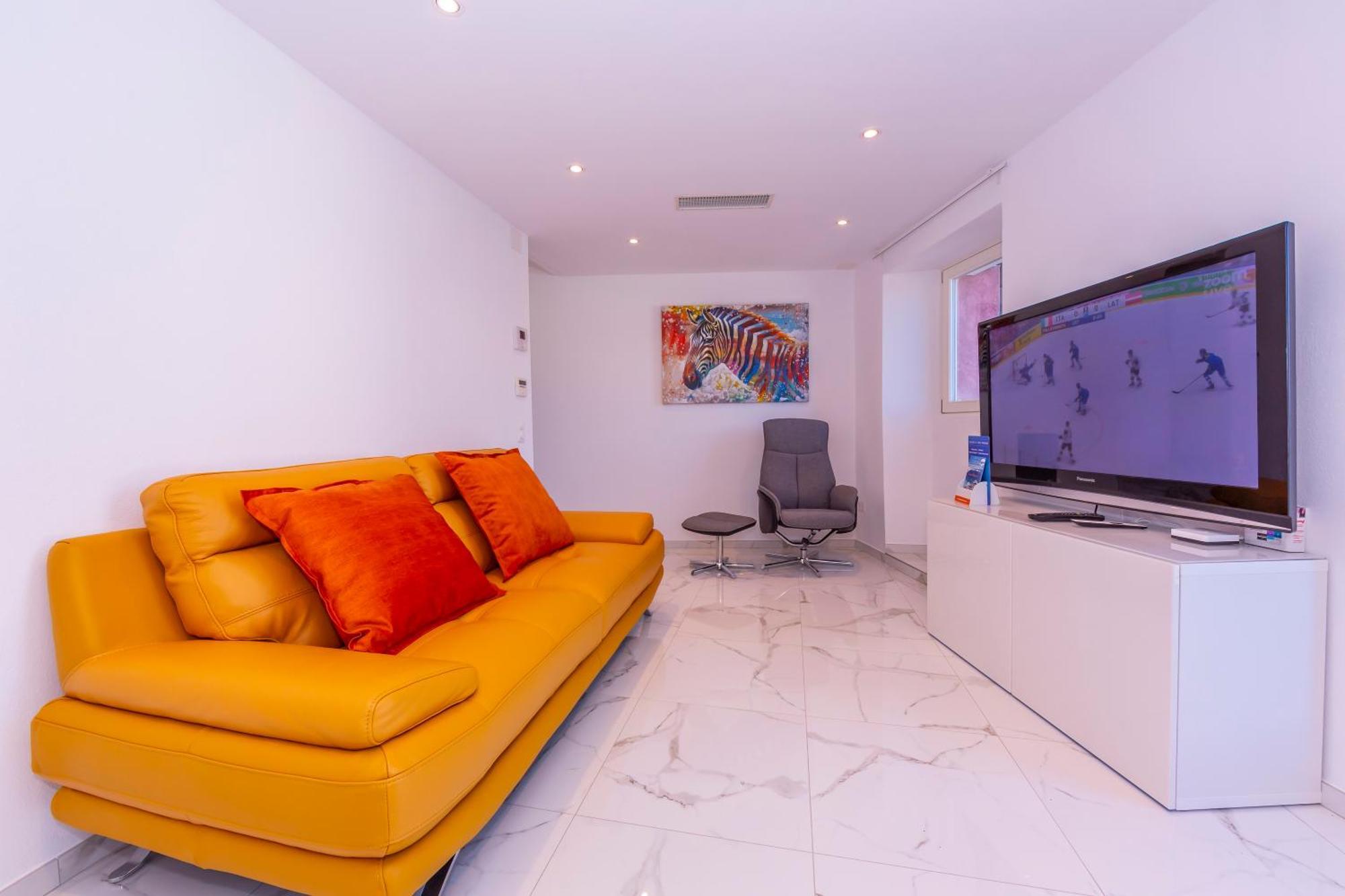 Yellow View Apartment - Happy Rentals Ronco sopra Ascona Extérieur photo